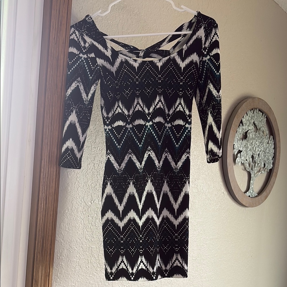 Charlotte Russe Chevron Bodycon Dress XS Black White Blue 3/4 Sleeve